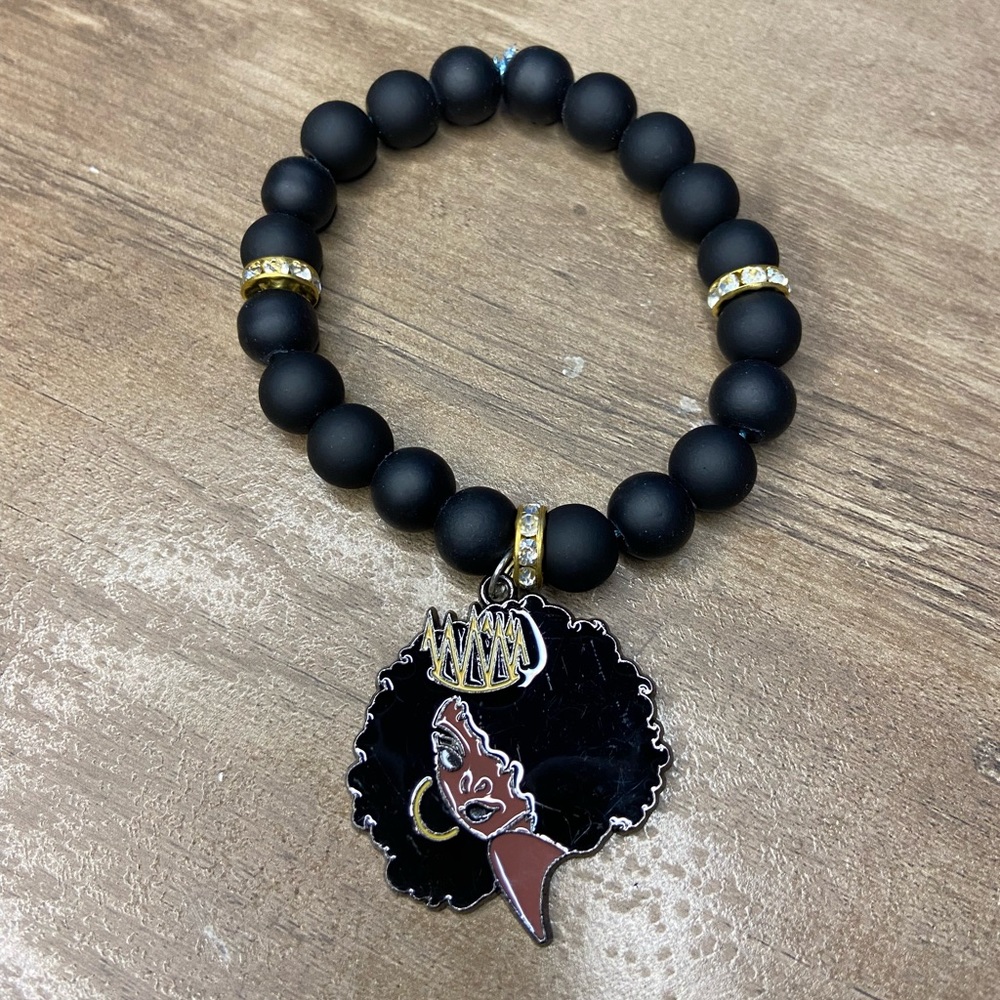 Beautiful Queen charm bracelet